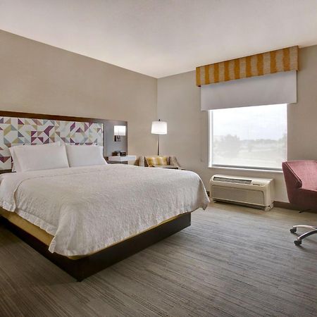 Hampton Inn & Suites Dallas-Десото Экстерьер фото