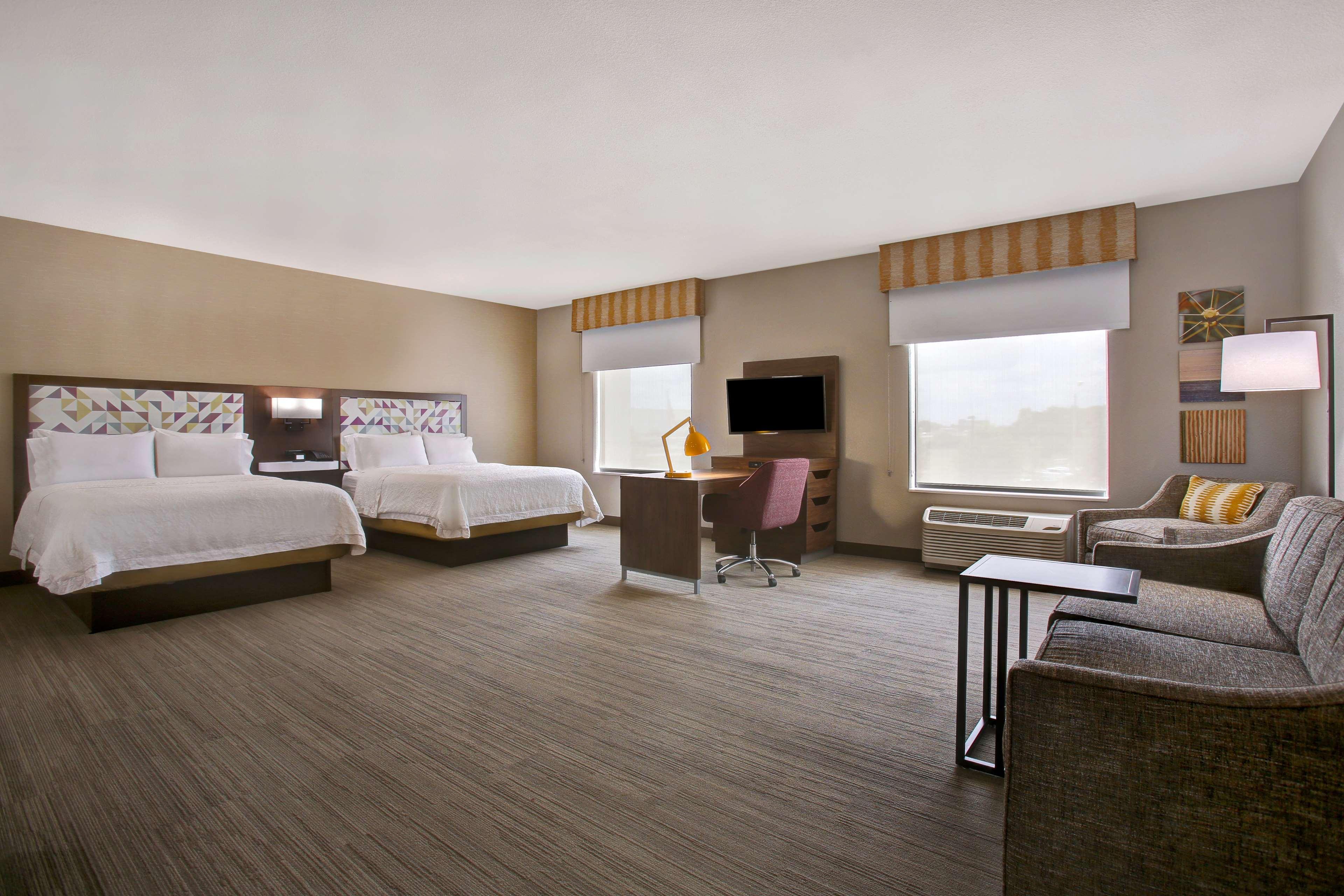 Hampton Inn & Suites Dallas-Десото Экстерьер фото