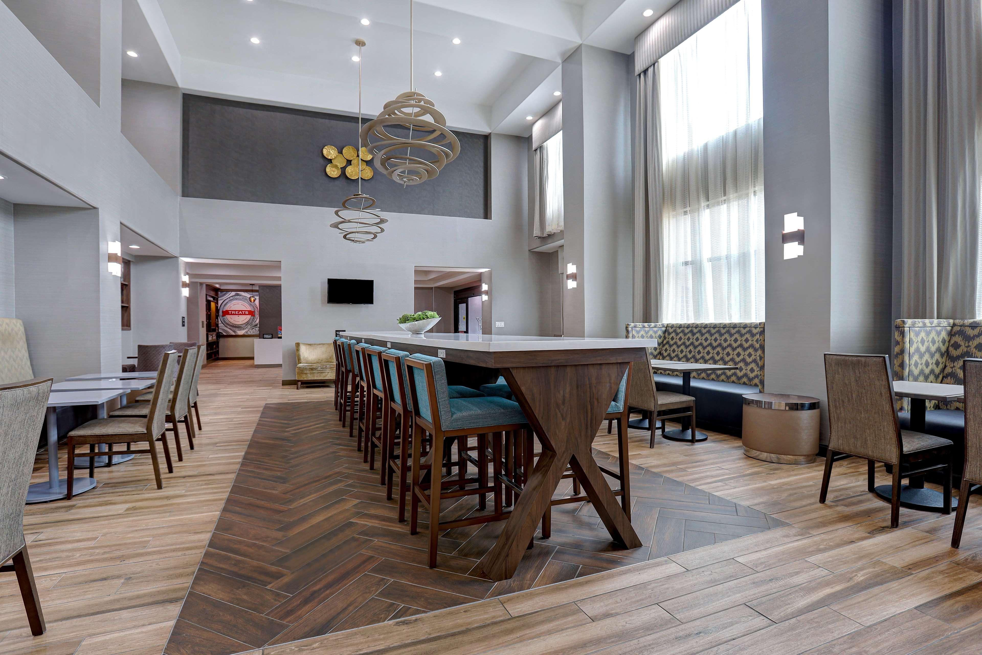 Hampton Inn & Suites Dallas-Десото Экстерьер фото