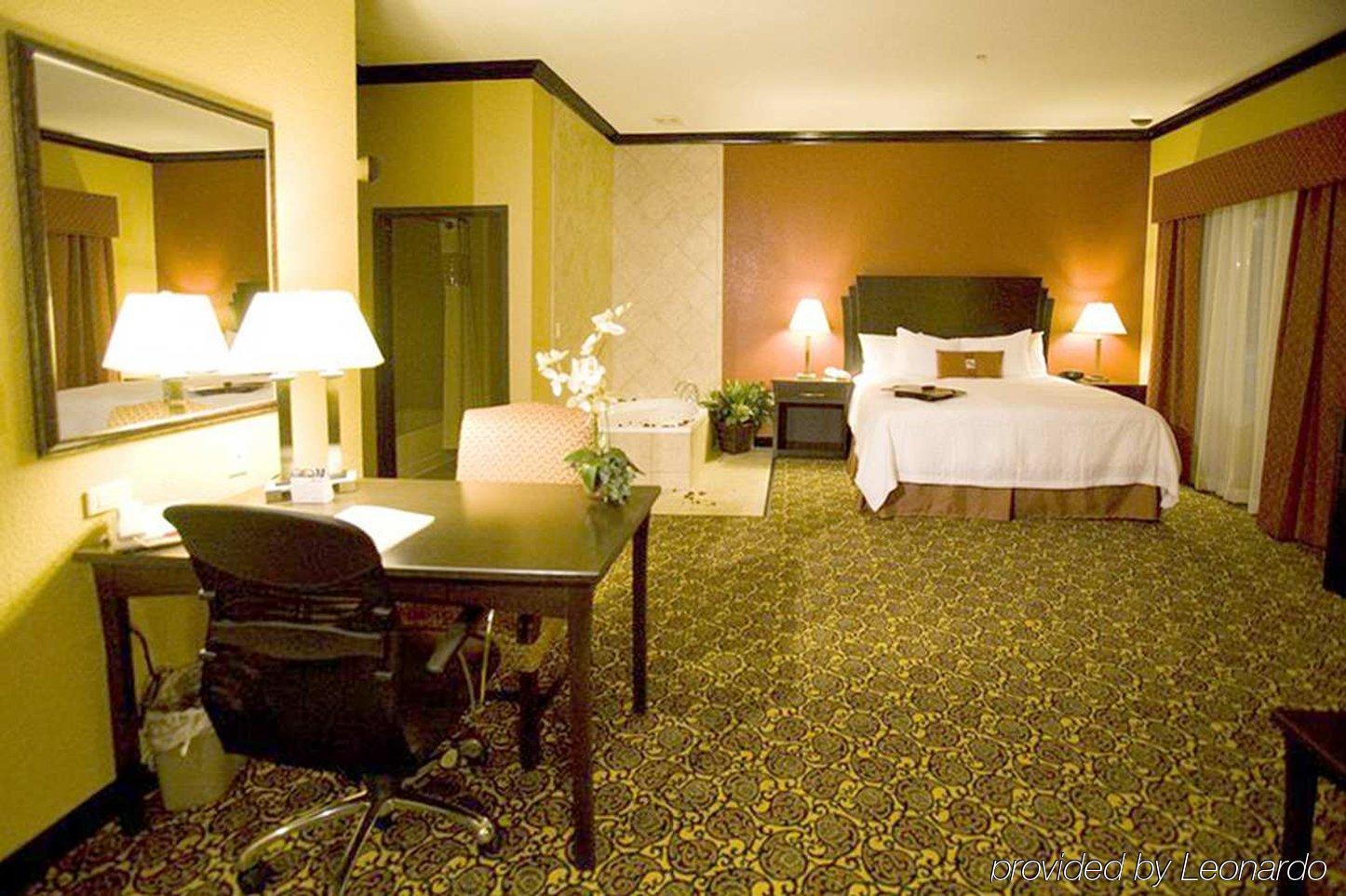Hampton Inn & Suites Dallas-Десото Номер фото